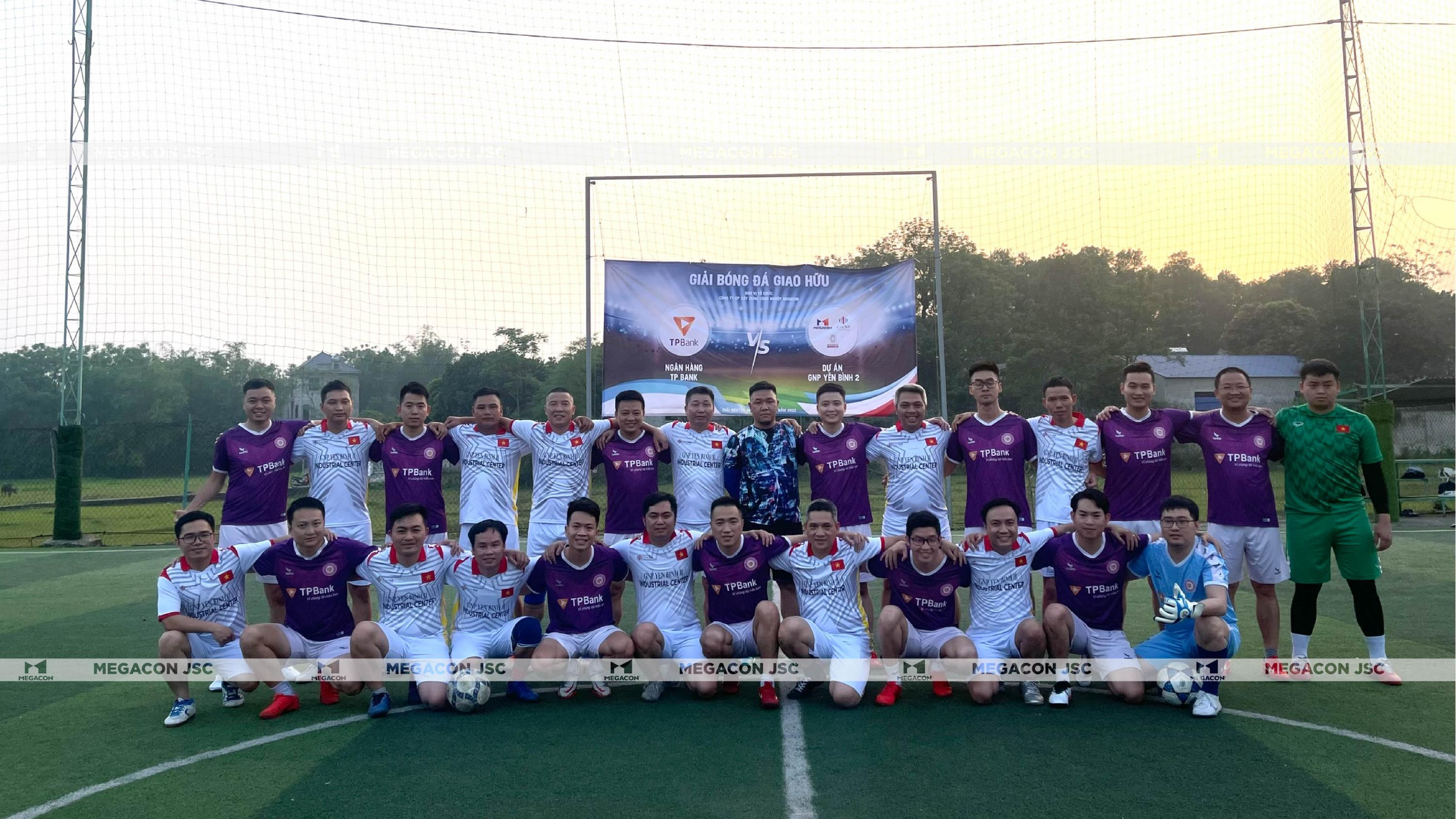 Giao hữu bóng đá giữa Dự Án GNP YB2 và Ngân hàng Tiên Phong